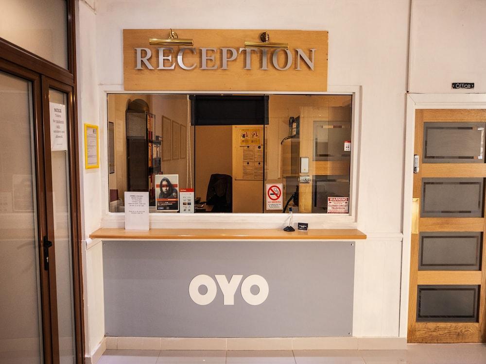 Oyo Osterley Park Hotel Isleworth Bagian luar foto