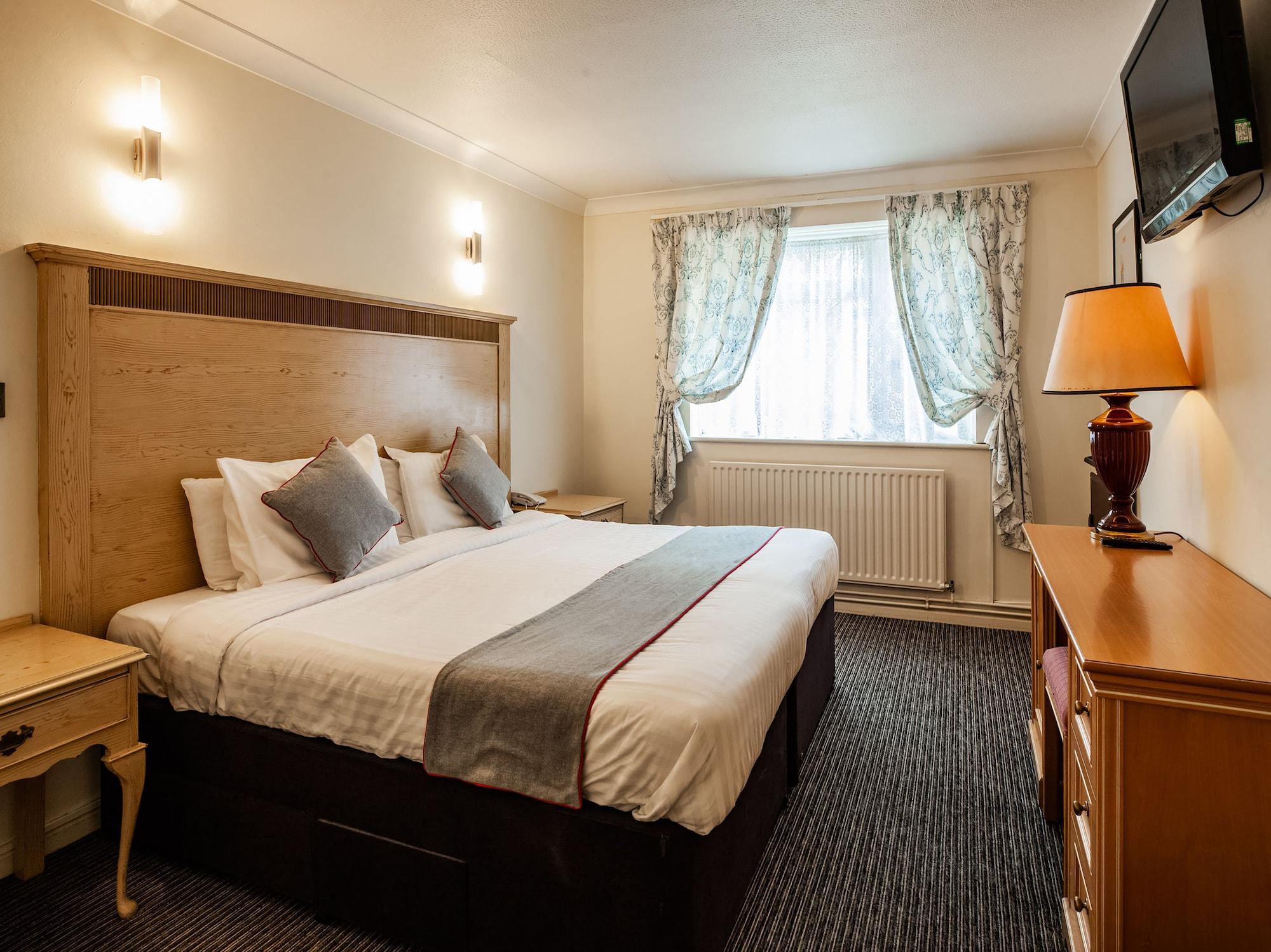Oyo Osterley Park Hotel Isleworth Bagian luar foto
