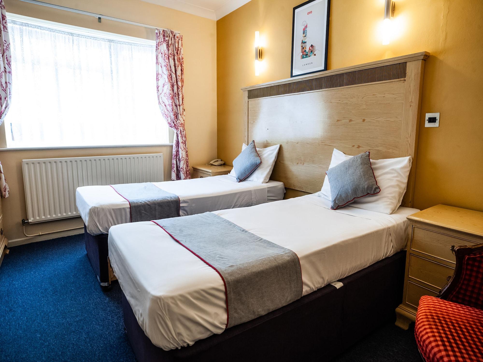 Oyo Osterley Park Hotel Isleworth Bagian luar foto