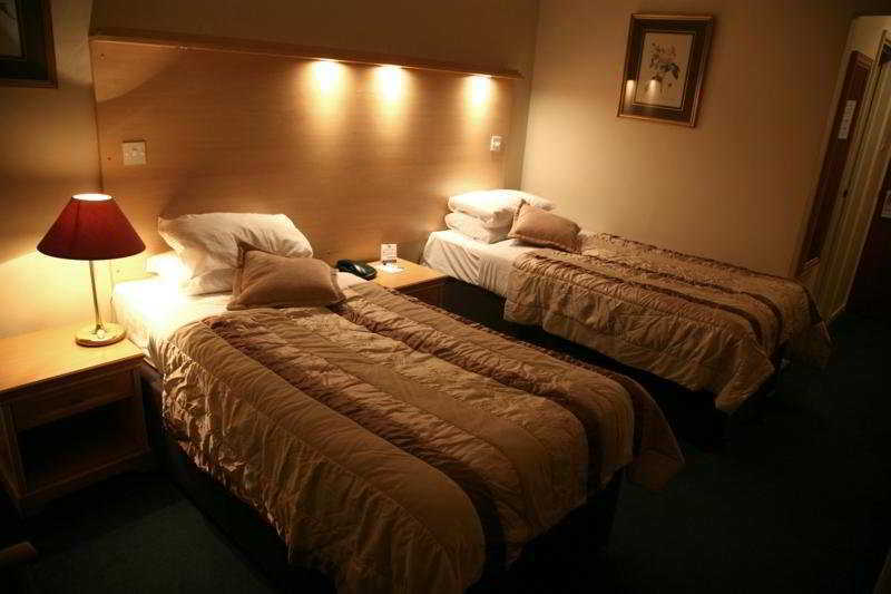 Oyo Osterley Park Hotel Isleworth Bagian luar foto