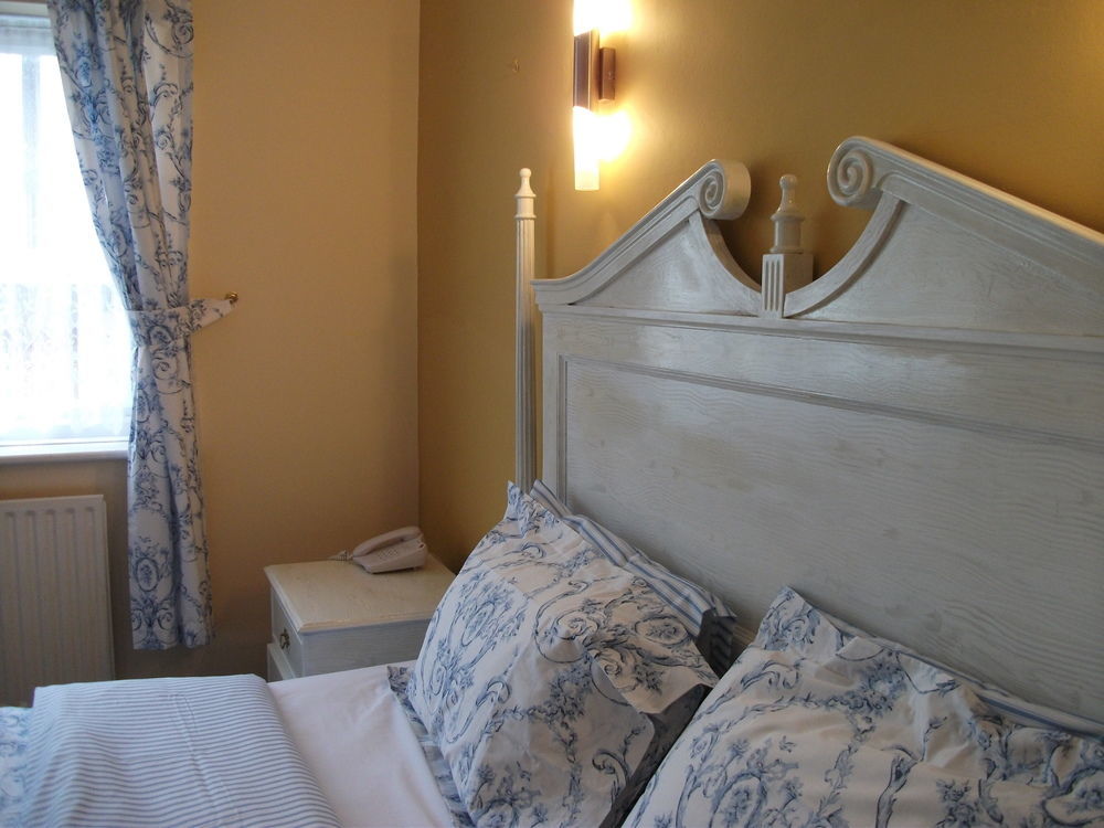 Oyo Osterley Park Hotel Isleworth Bagian luar foto