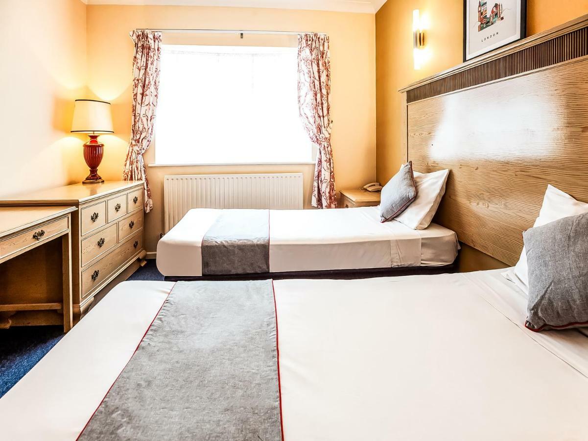 Oyo Osterley Park Hotel Isleworth Bagian luar foto
